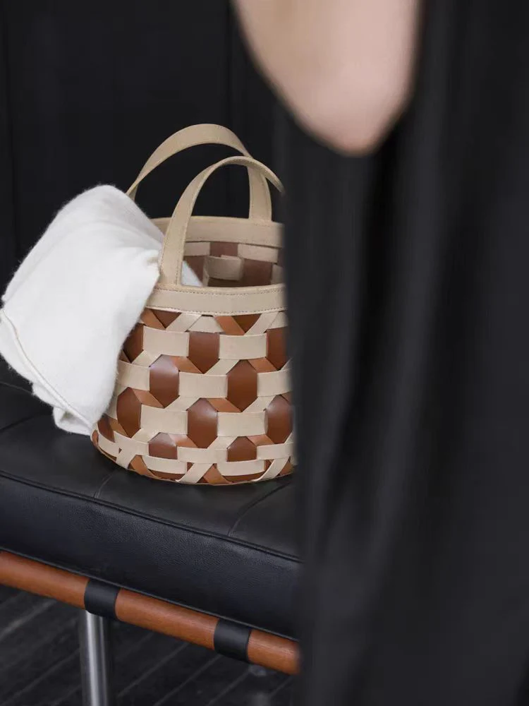DC189 - Home Decor Jane Birkin hand-woven contrast color top layer saddle leather dirty clothes basket storage basket shopping bag