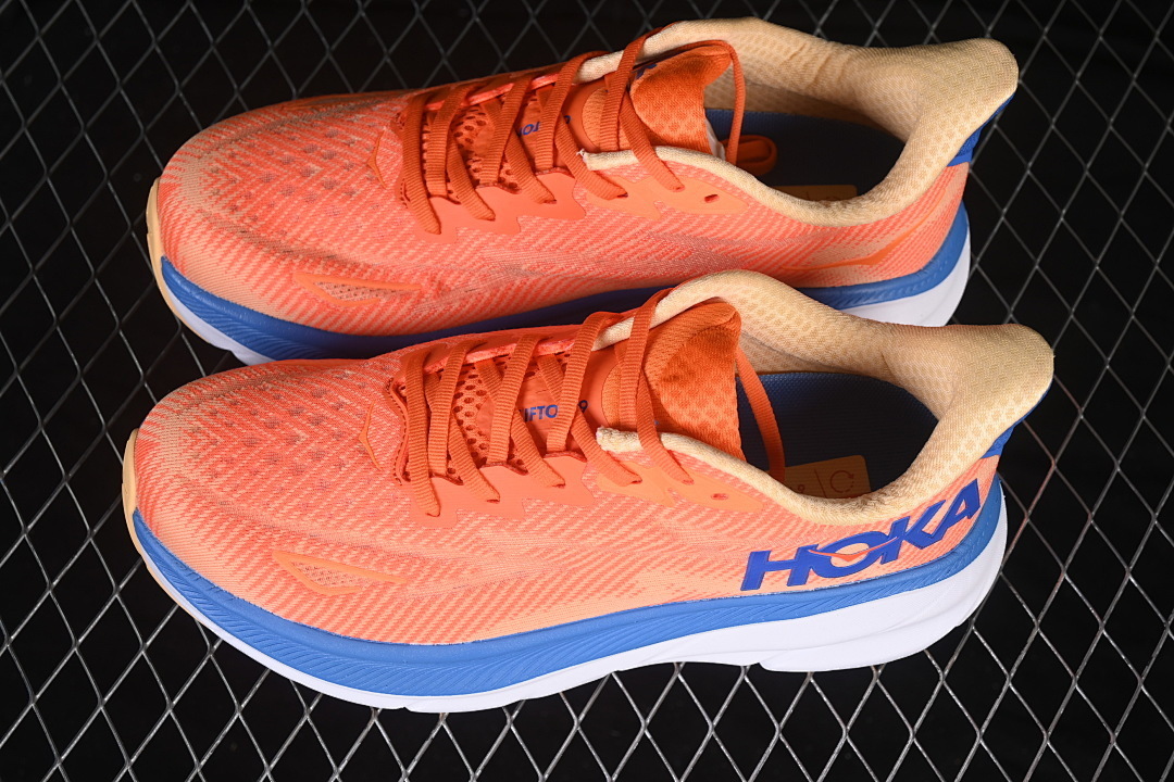 HOKA One One Clifton 9