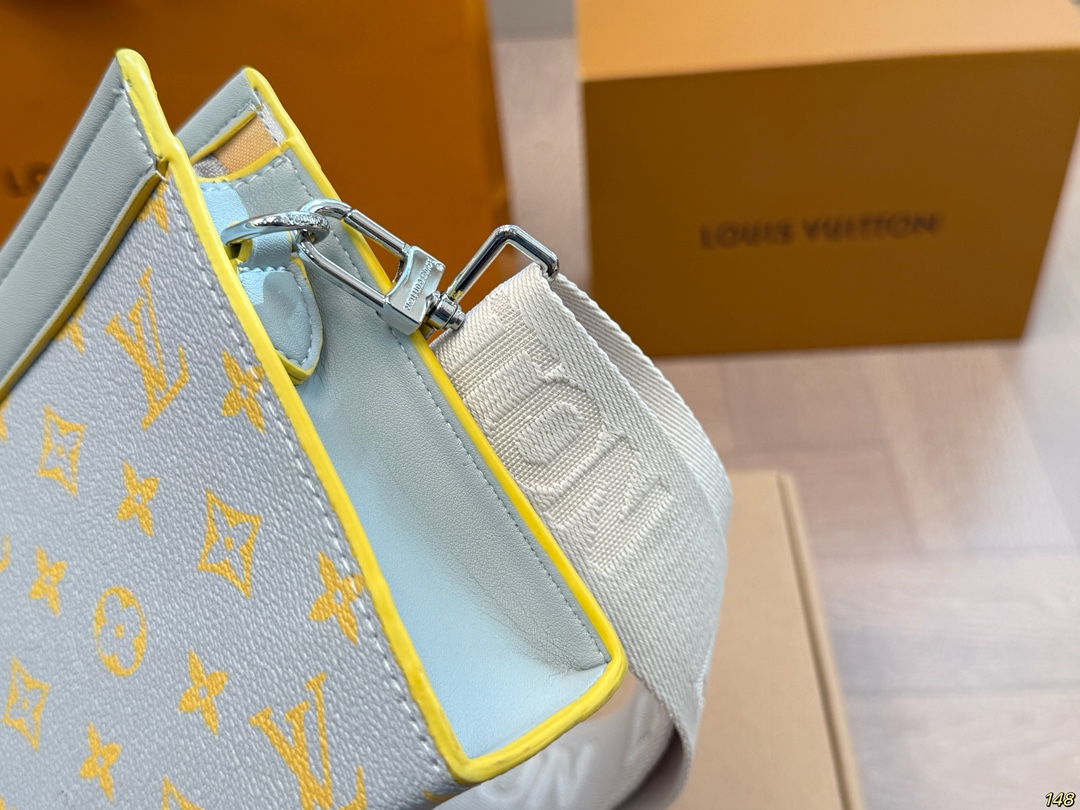 LV's new two-in-one messenger bag - cnluxepick
