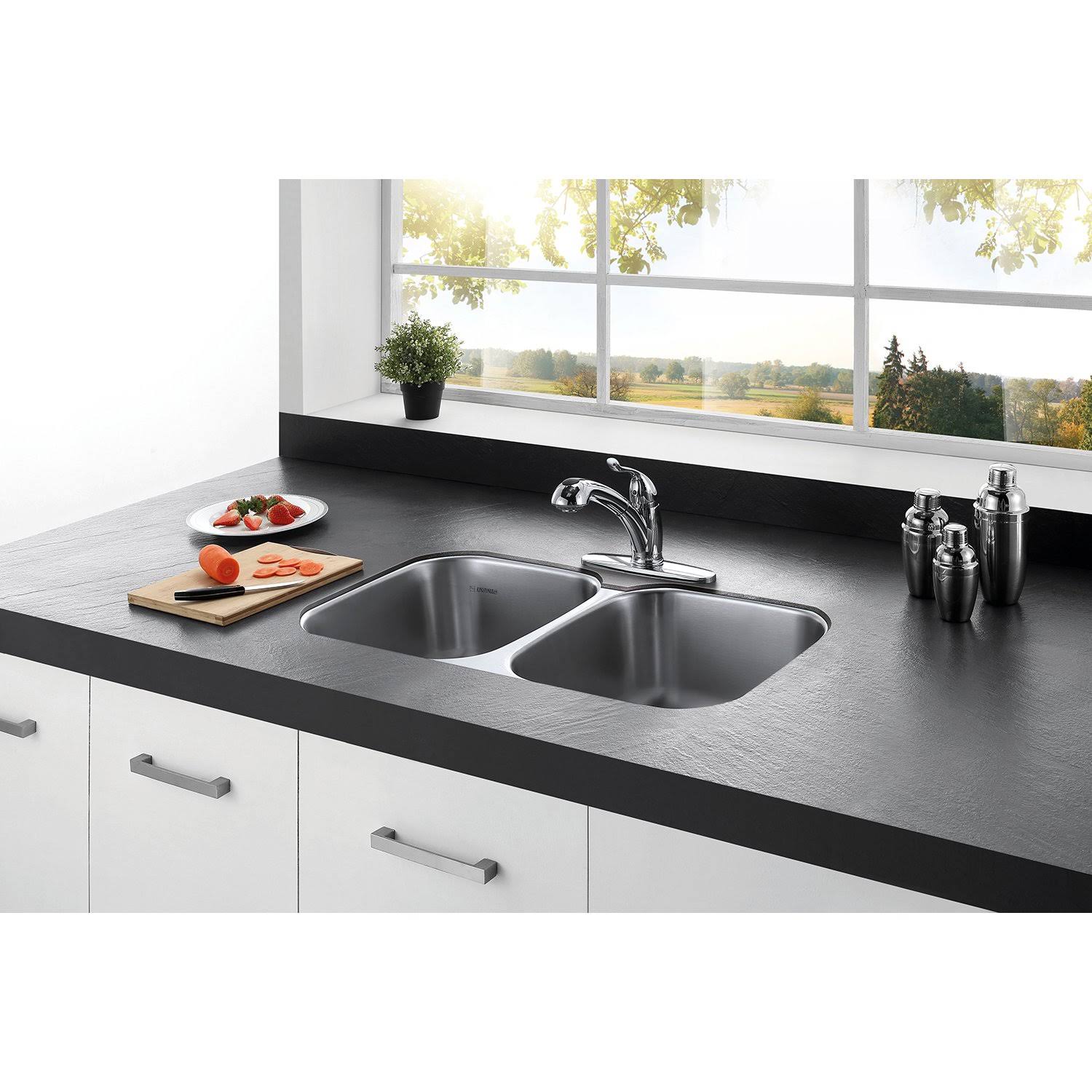 Kingston Brass KB5700YL Yosemite Single-Handle Pull-Out Kitchen Faucet Matte Black