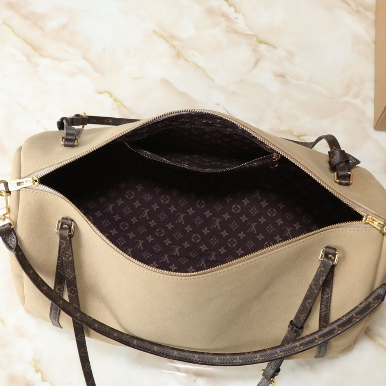 Louis Vuitton GM Express Travel Hazelnut 17.7 Inches M26451
