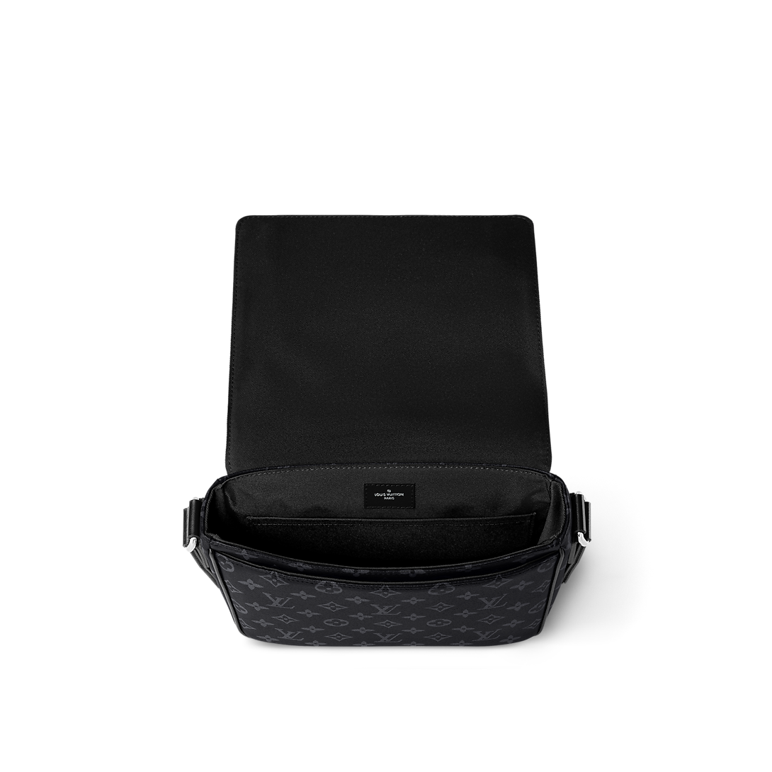 Louis Vuitton District Pm Bag Monogram Black 26Cm M46255