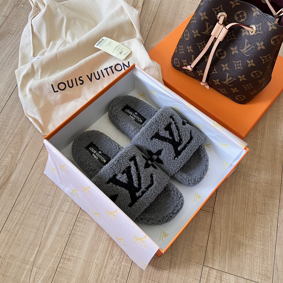 LV Fall/Winter Lambswool Slippers - cnluxepick