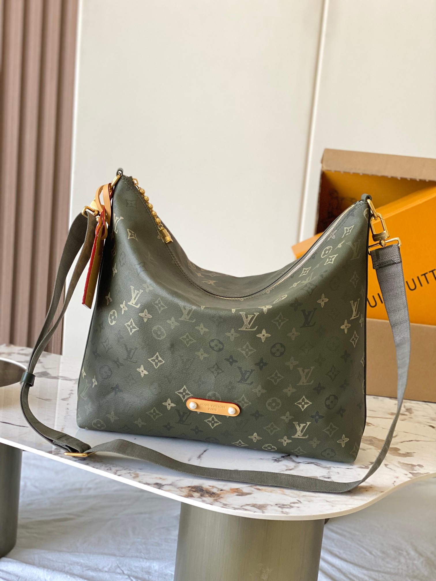 LV Vagabond Hobo handbag MB163C