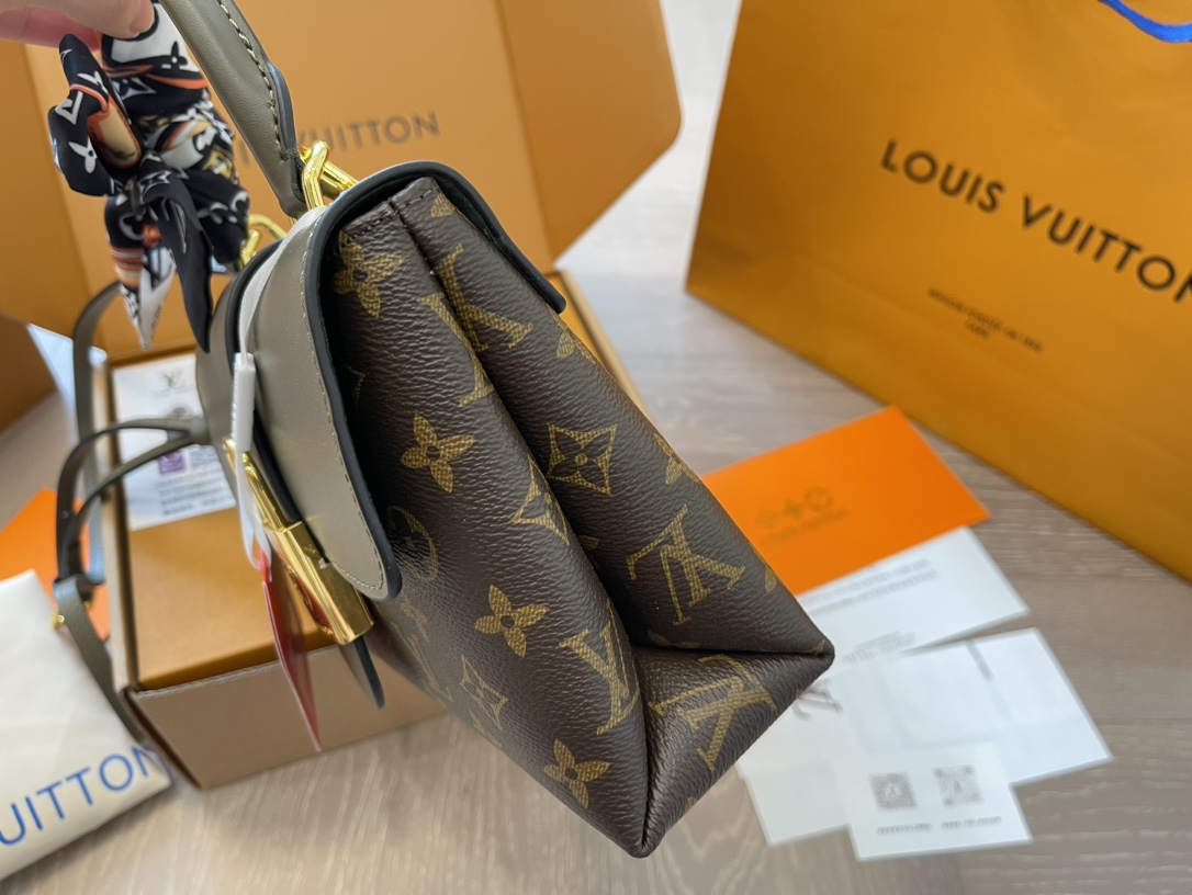 LV hand-held crossbody bag - cnluxepick
