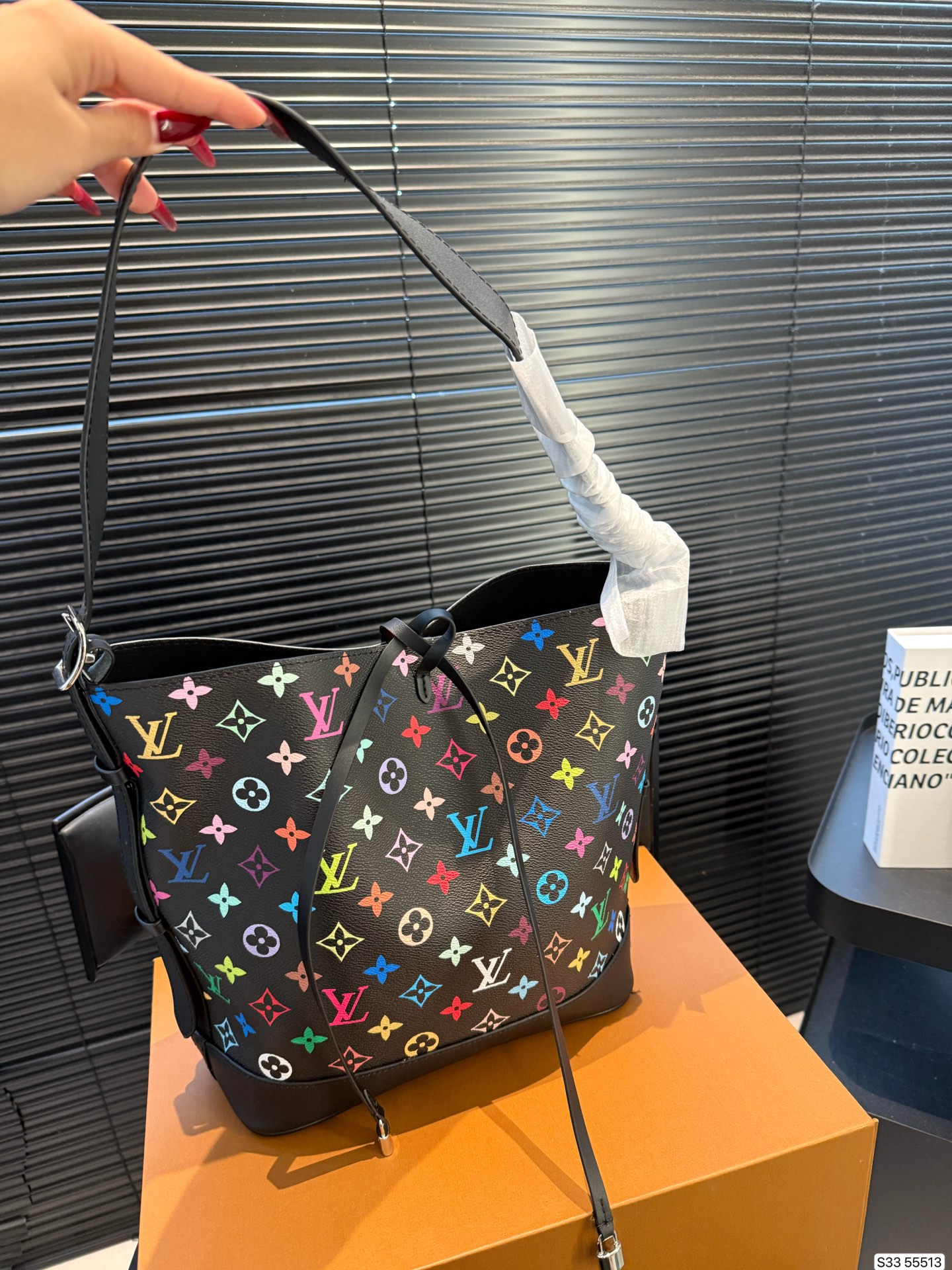 LV stylish bucket bag - cnluxepick