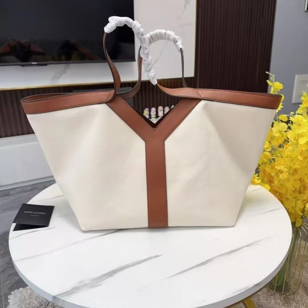 Saint Laurent Y Tote In Leather Bag White