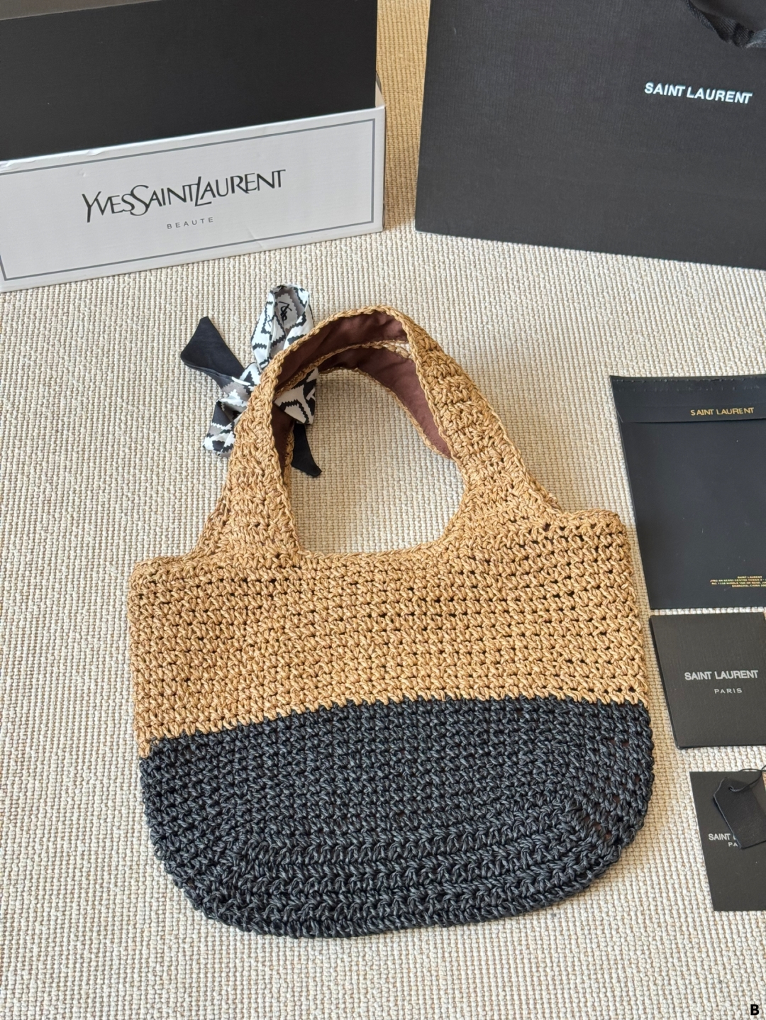 YSL woven tote bag is lightweight and practical - cnluxepick