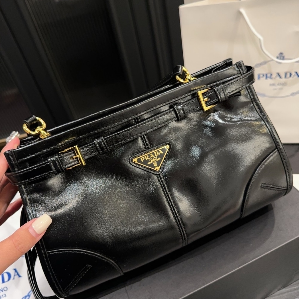 Prada Small Leather Shoulder Bag Black 26Cm