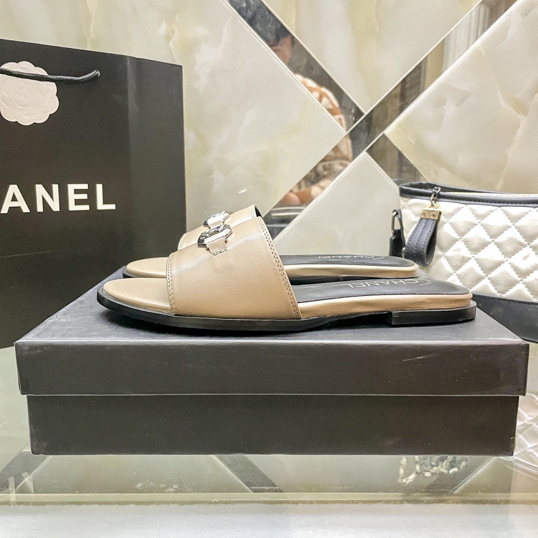 Chanel Slippers With Cc Silver Hardware Beige