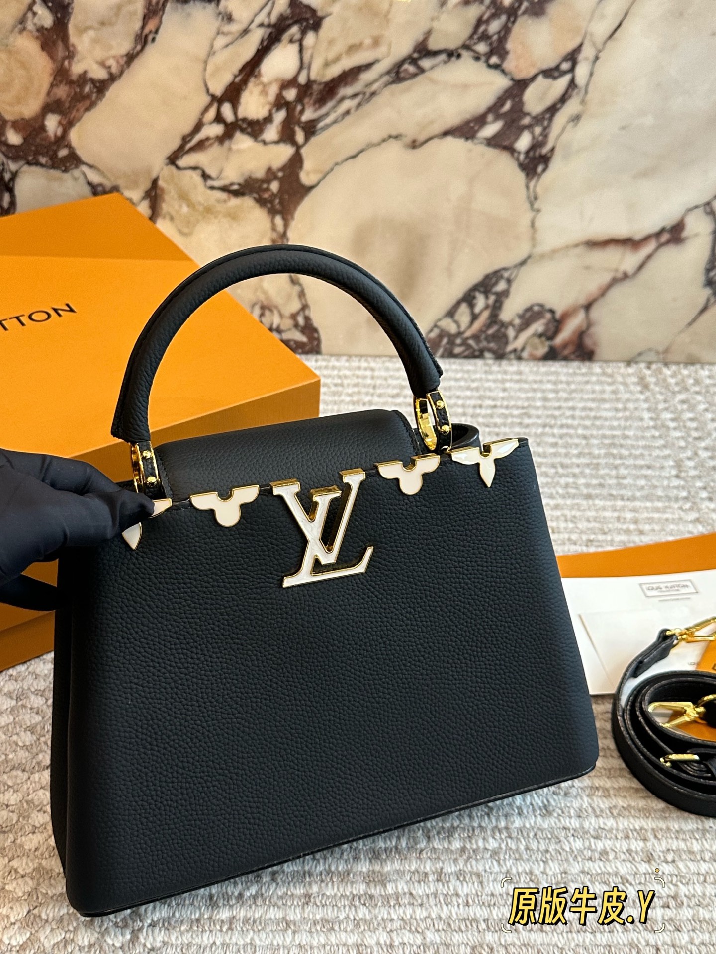 LV Capucines Handbag - cnluxepick