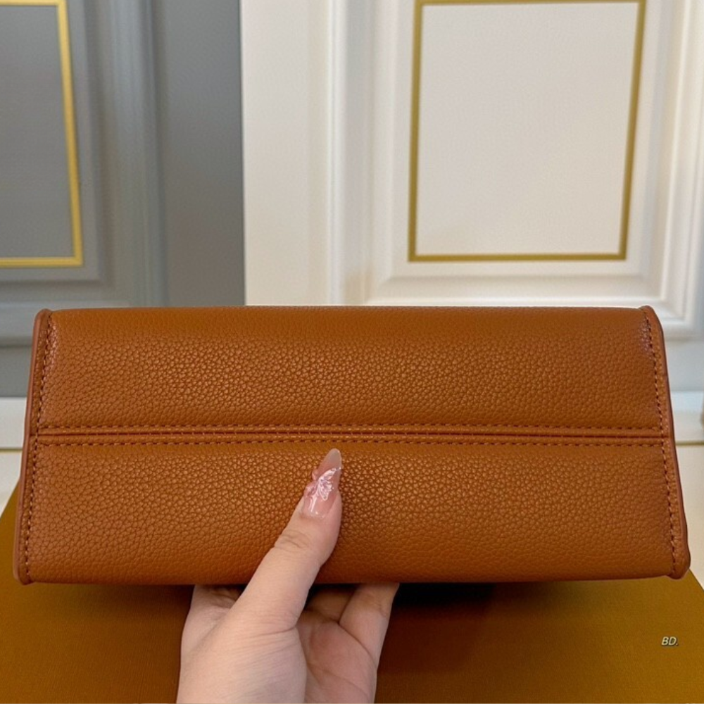 Louis Vuitton Twist MM Brown Gold 9.8 Inches