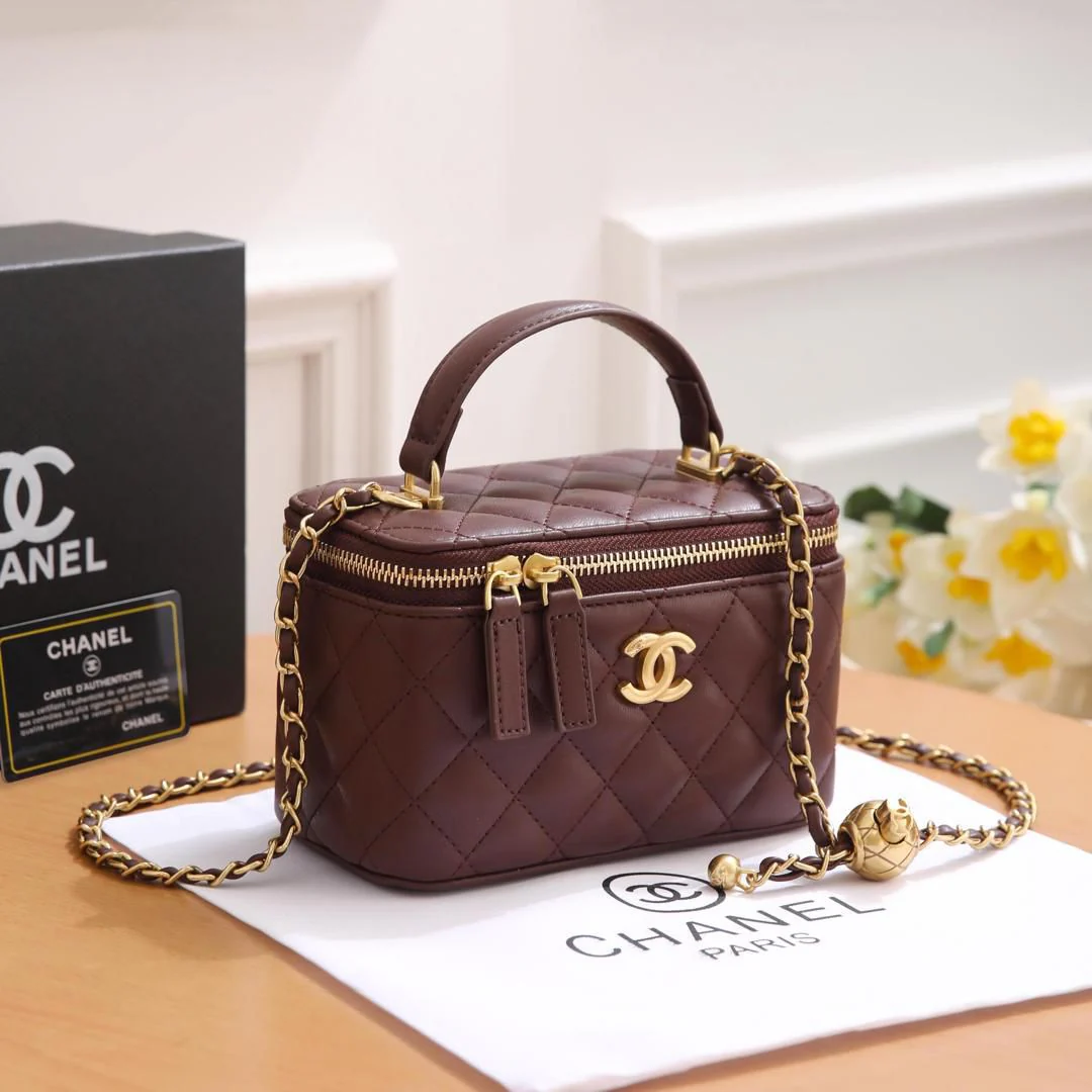 Chanel Bag | Small Vanity Case Chain Burgundy