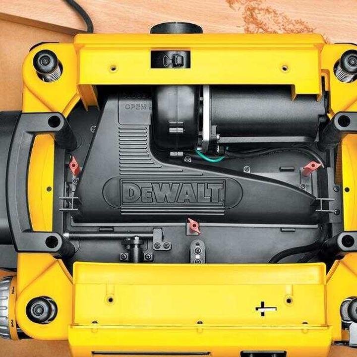 dewalt-Three Knife Two-Speed Thickness Planer