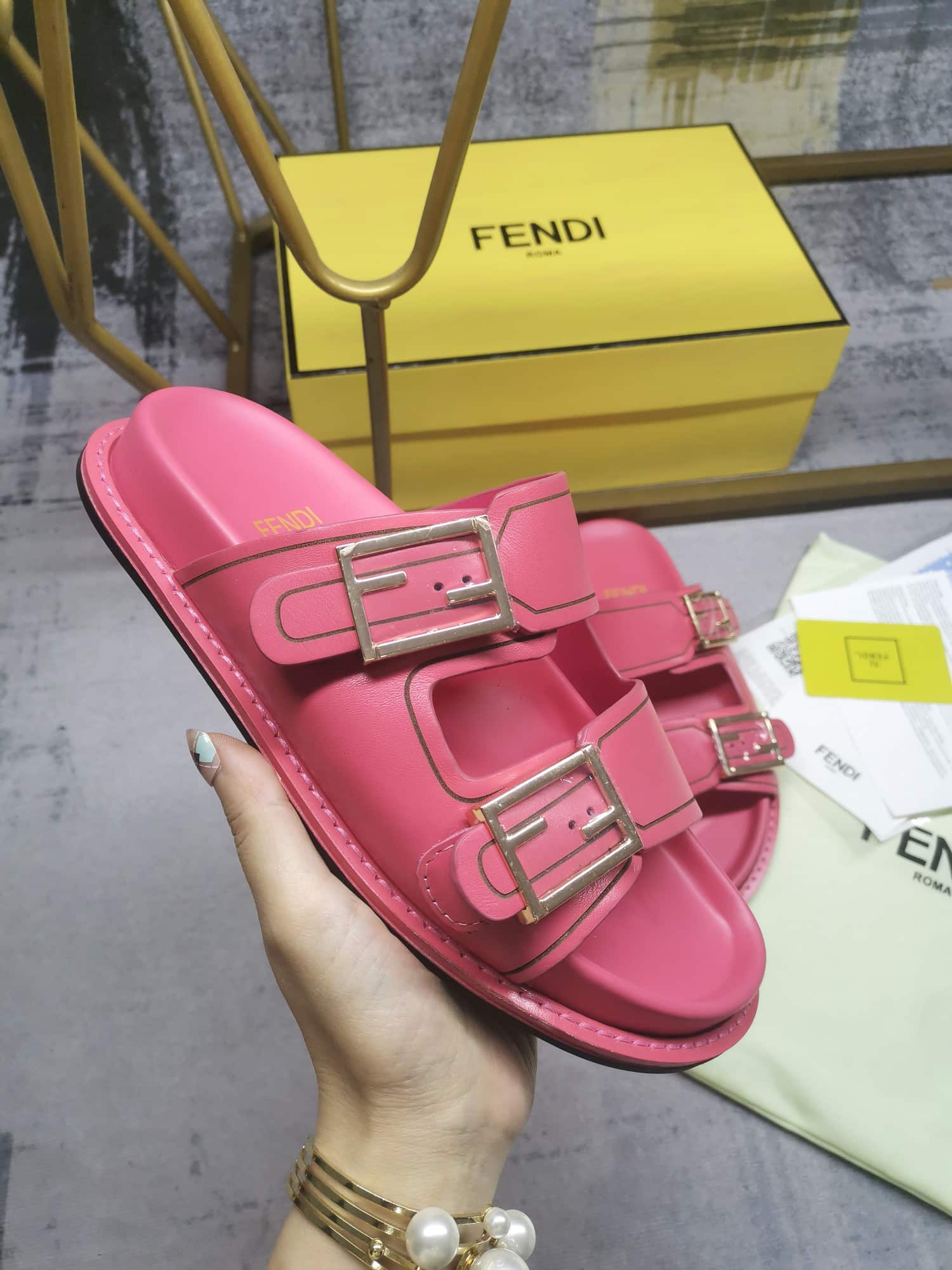 Fendi Feel Leather Slides Pink 8X8326Na7F1K9Y