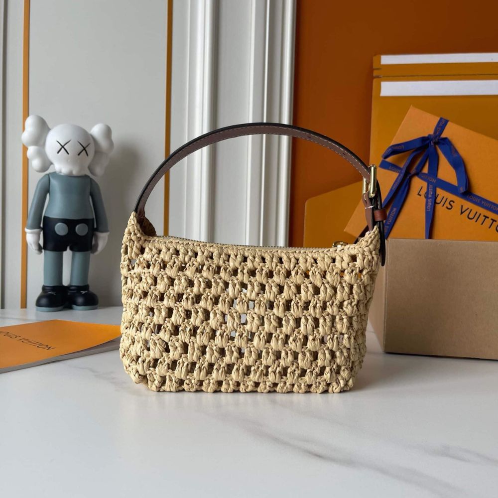 Louis Vuitton Hills Pochette Raffia Natural Tan 7.1 Inches M14304