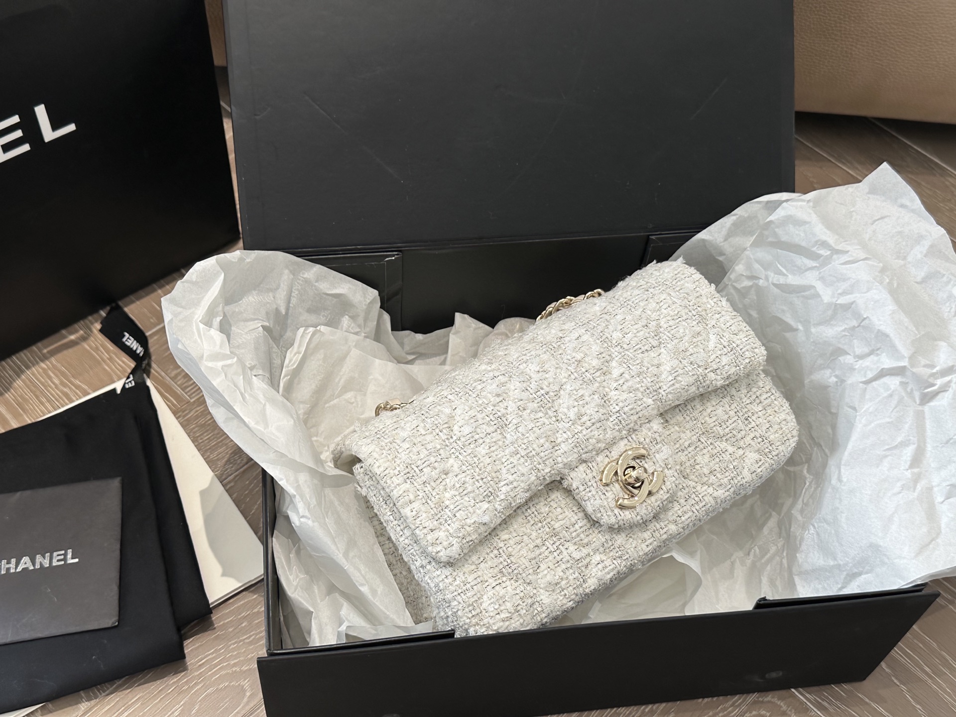 Chanel tweed CF bag - cnluxepick