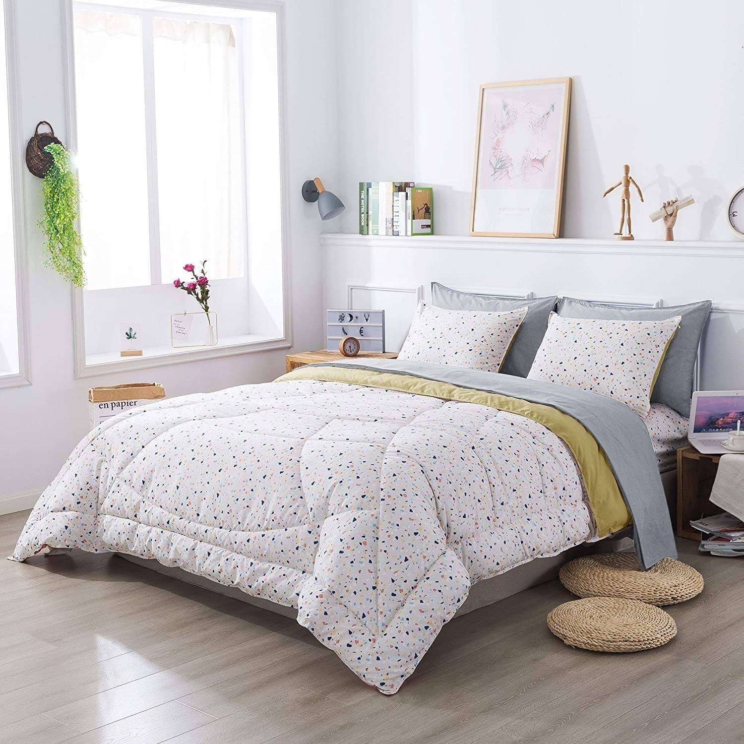 Kasentex Bed in A Bag - Reversible - 5 or 7 Piece - Cream Pink - Full - Queen
