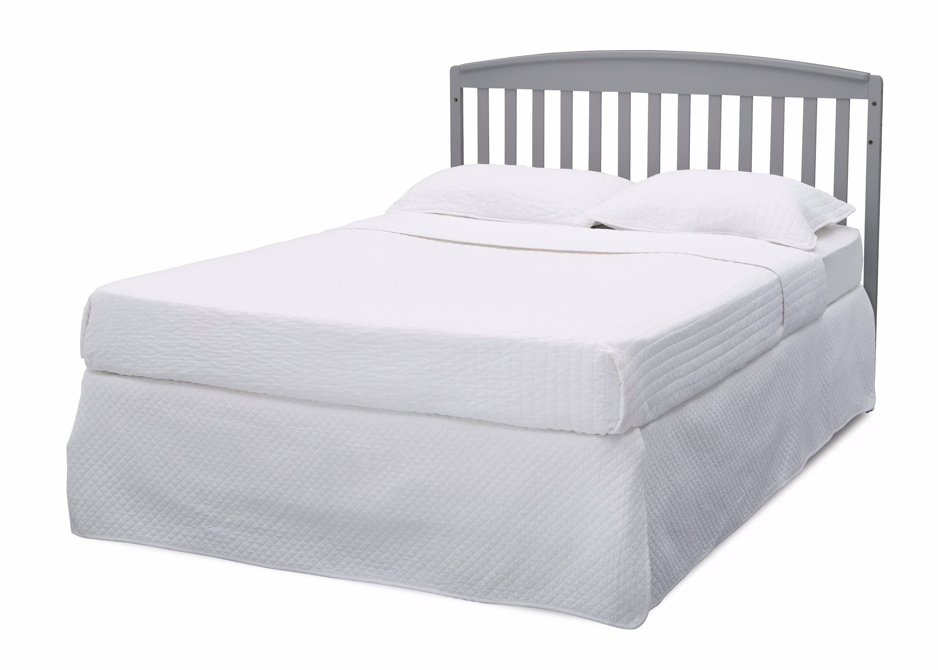 Delta Children Royal 4-in-1 Convertible Baby Crib and Changer, Grey