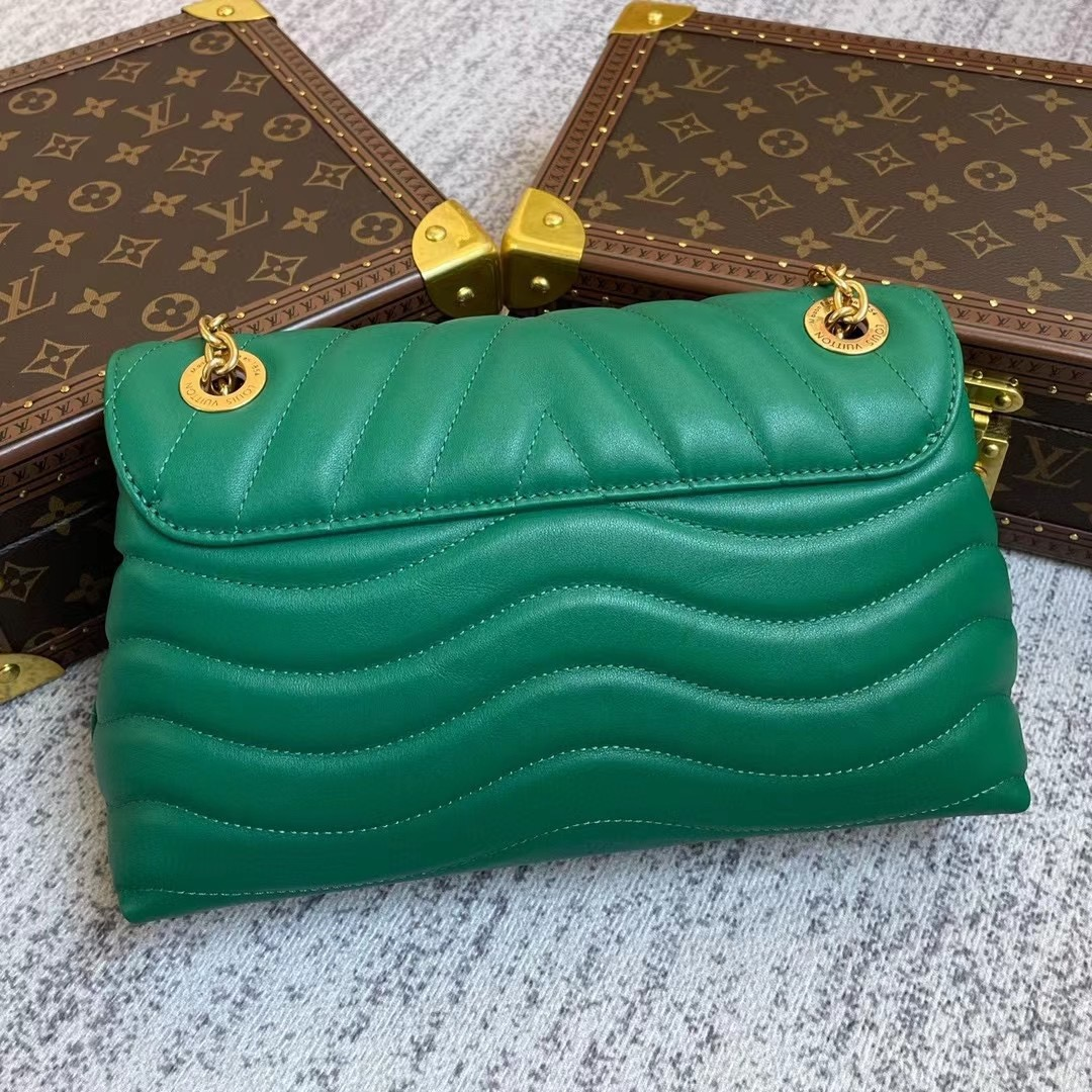 Louis Vuitton New Wave Chain 24Cm Green