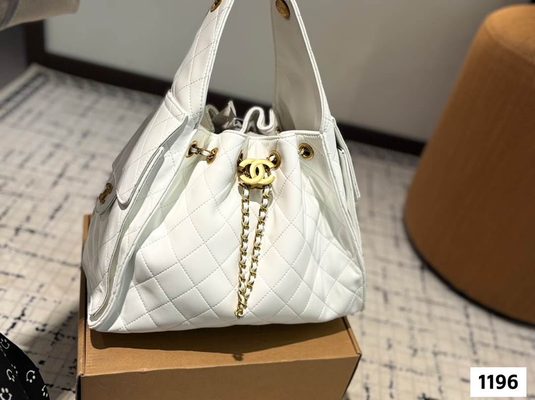 Chanel Tote Bag Fashion Trend - cnluxepick
