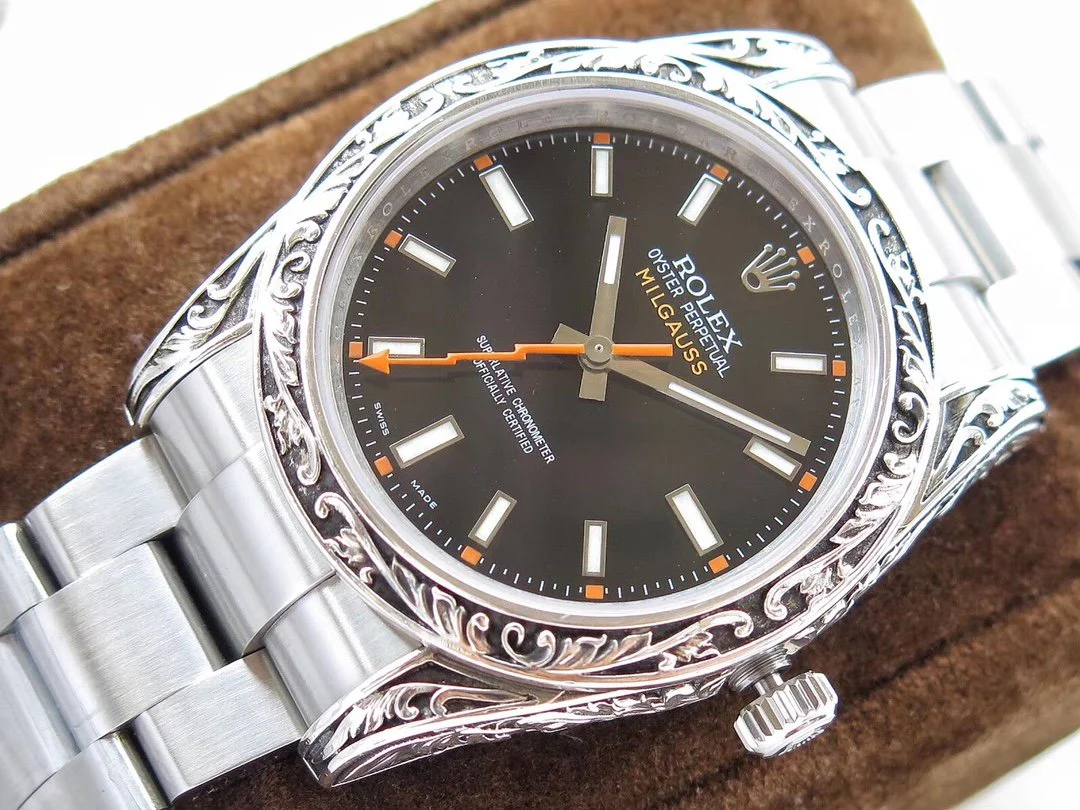 MILGAUSS 40 HAND ENGRAVED CASE BLACK DIAL