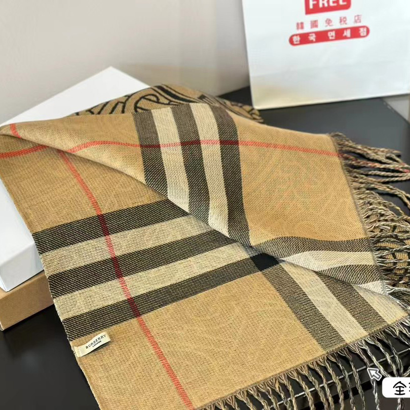Burberry Check Cashmere Scarf - cnluxepick