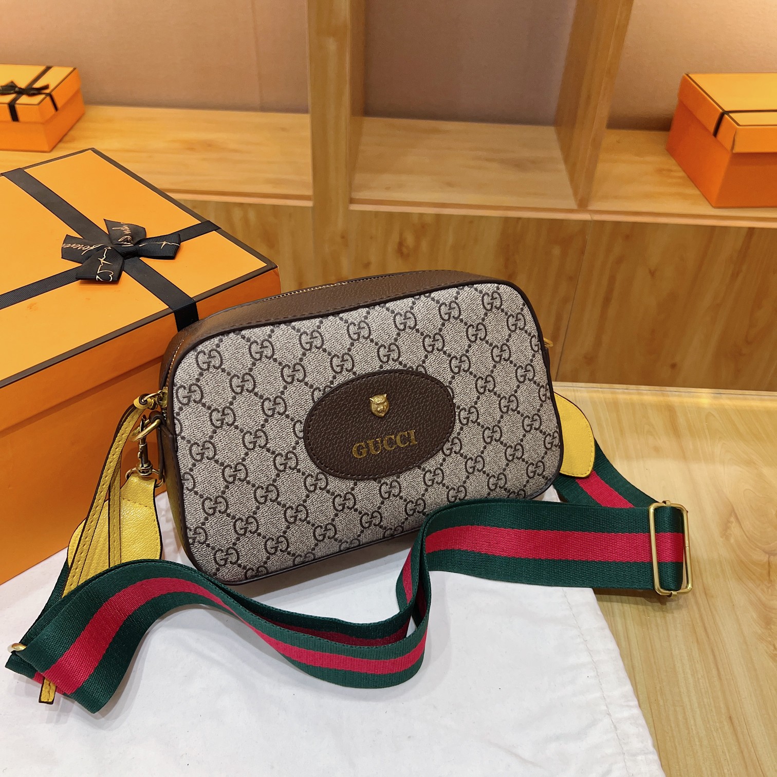 Gucci shoulder bag - cnluxepick