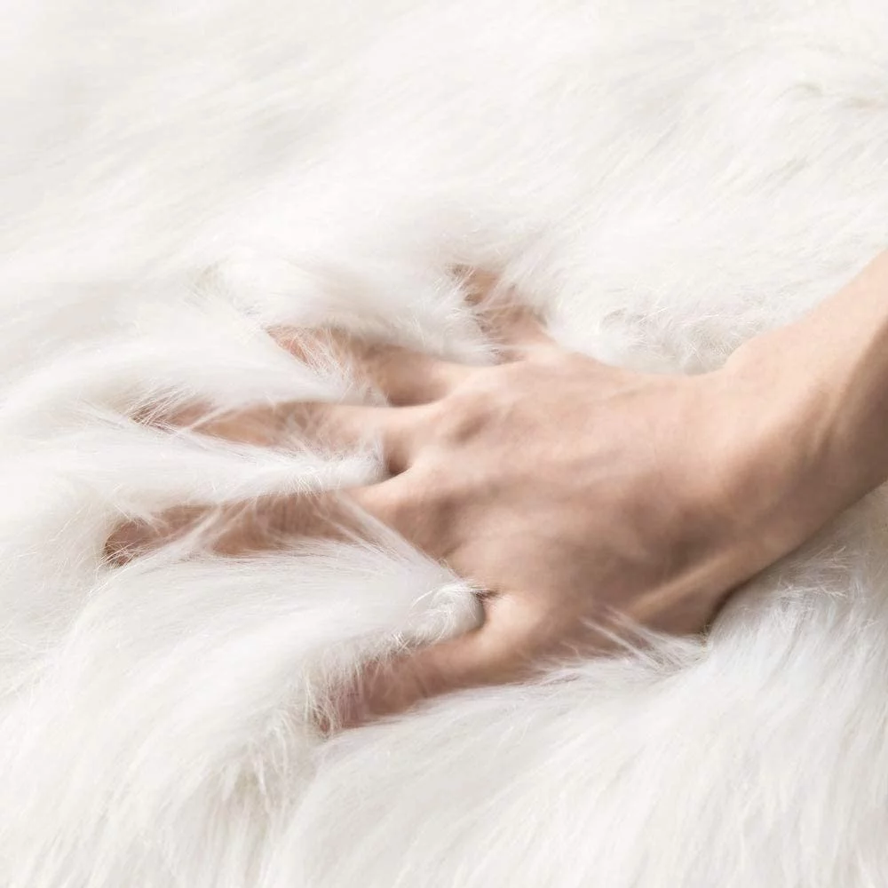 Sanmadrola Faux Sheepskin Area Rugs Fluffy Shaggy Rug Ultra Soft Faux Fur Carpets Rug Fluffy Washable Rug for Bedroom, Nursery Room,Luxury Living Room Decor White 4x6 Ft
