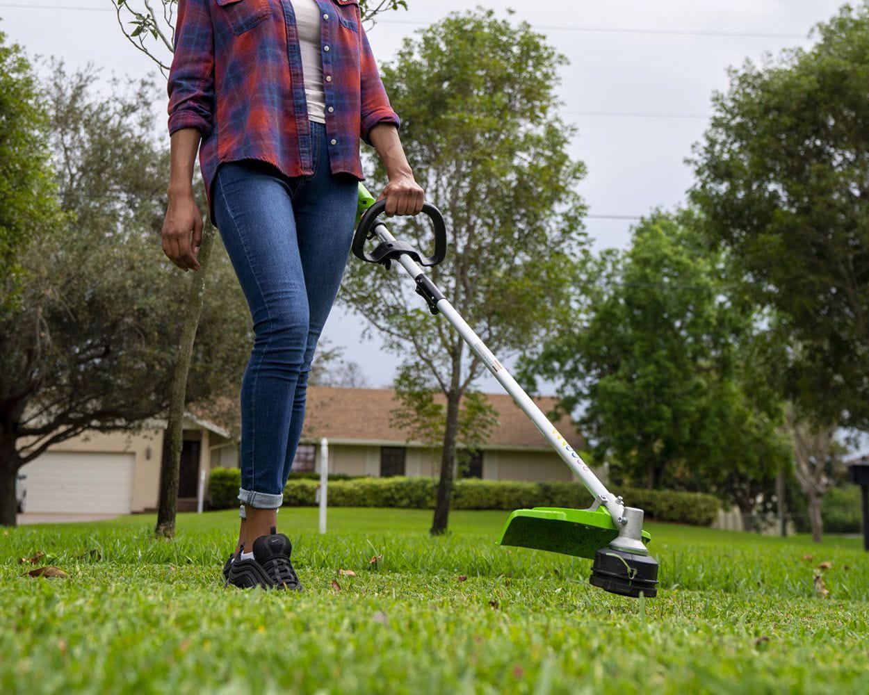 48V (2x24V) 16  Brushless (Attachment Capable) String Trimmer w/ (2) 4Ah Batteries