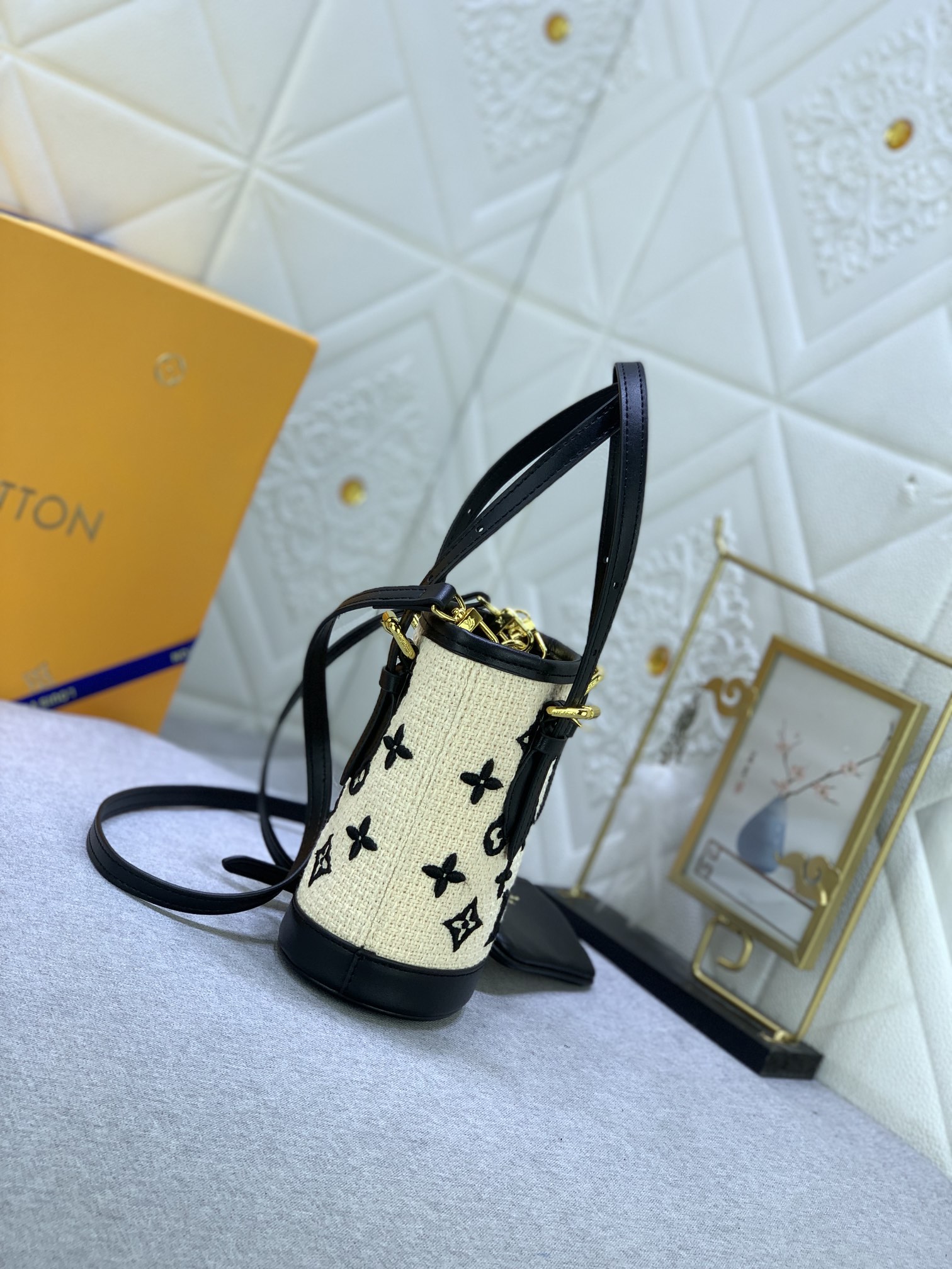 Louis Vuitton Nano Bucket Bag Black 17Cm M82418
