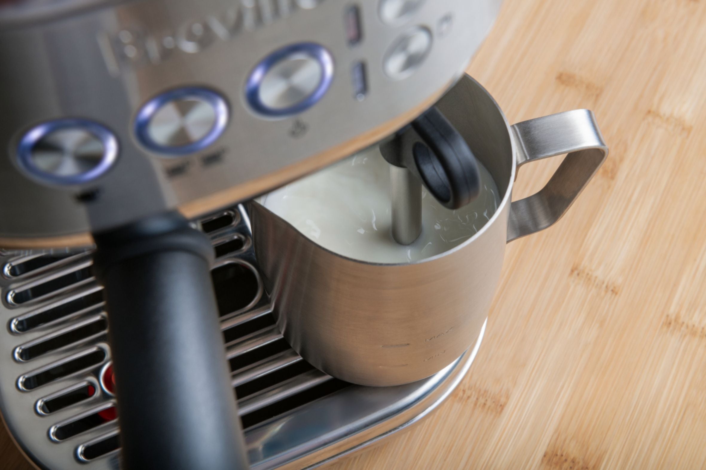 Breville - the Bambino Plus Espresso Machine with 15 bars of pressure and Milk Frother - Stainless Steel