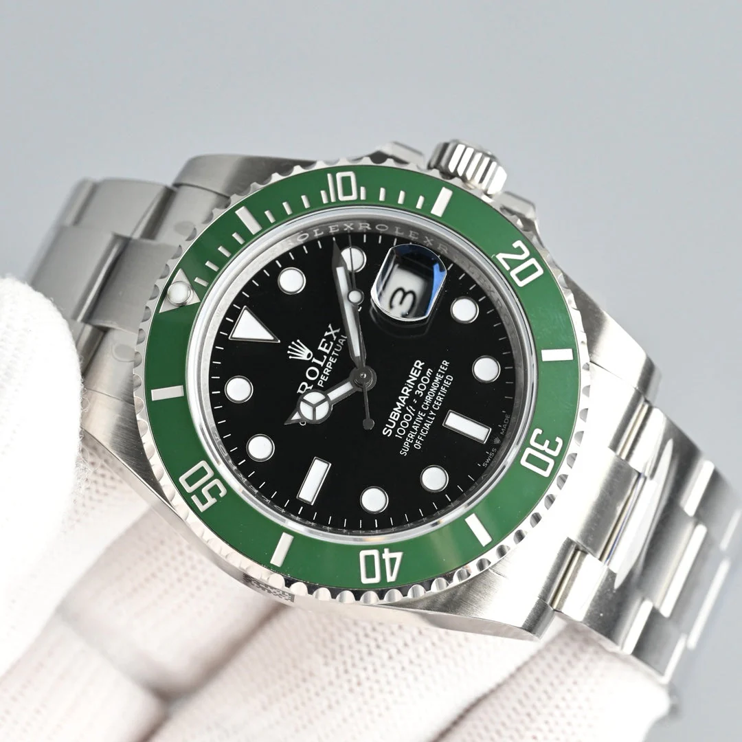 Rolex Submariner 41mm Silver Green Black Dial