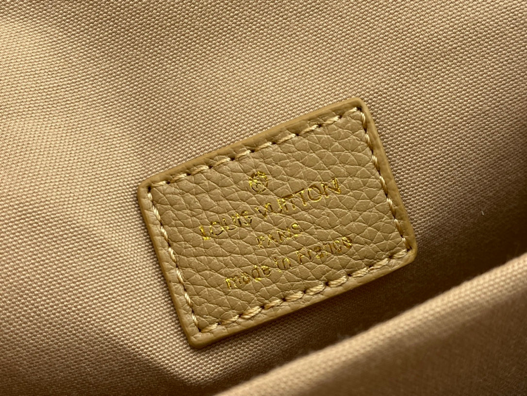 Louis Vuitton Micro Metis Beige Clair 14Cm