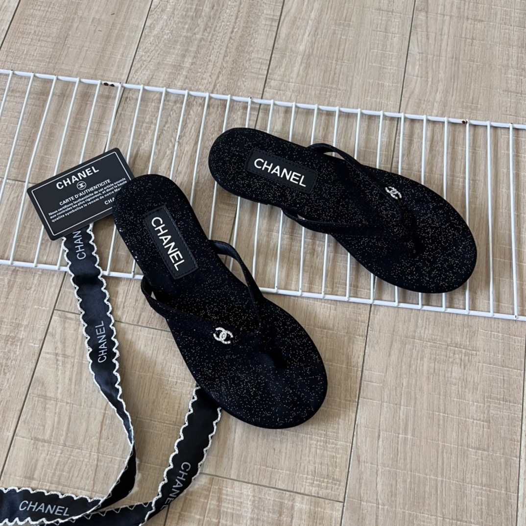 Chanel Thongs Purl Fabric With Silver Cc Logo In Black