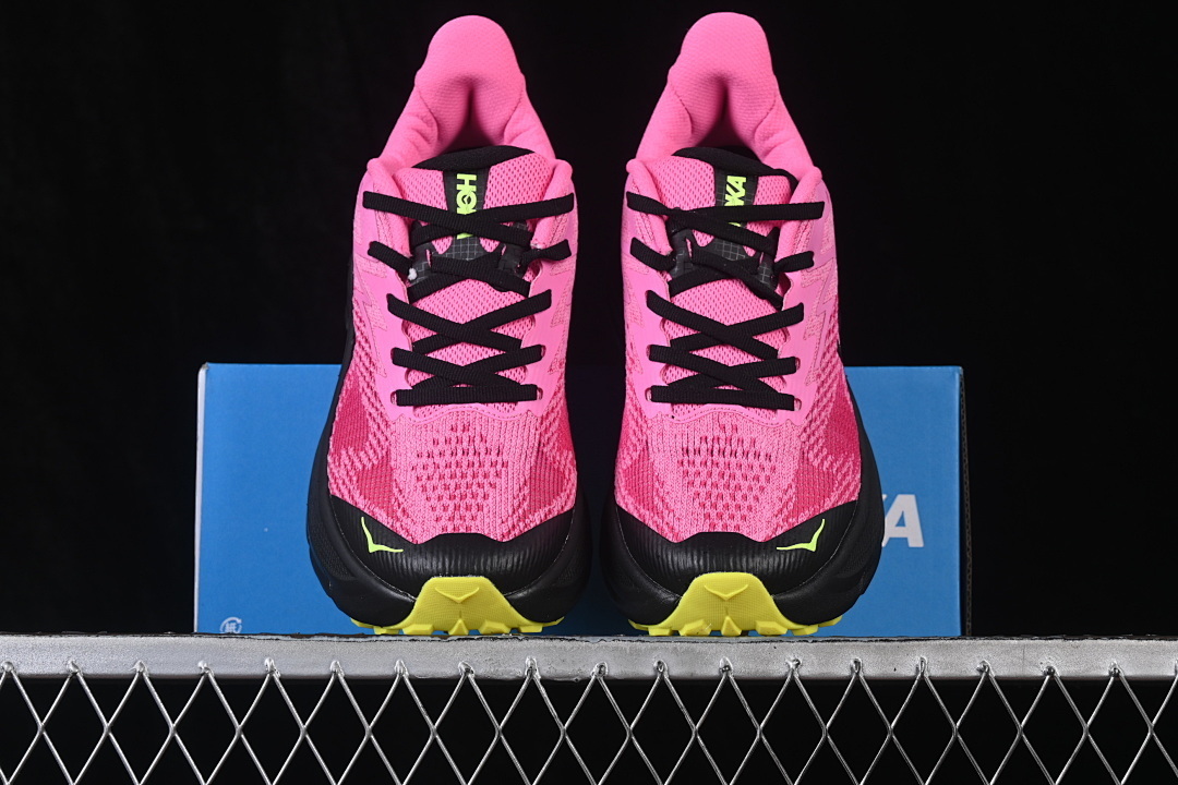 HOKA One One Challenger 8 Running Shoes