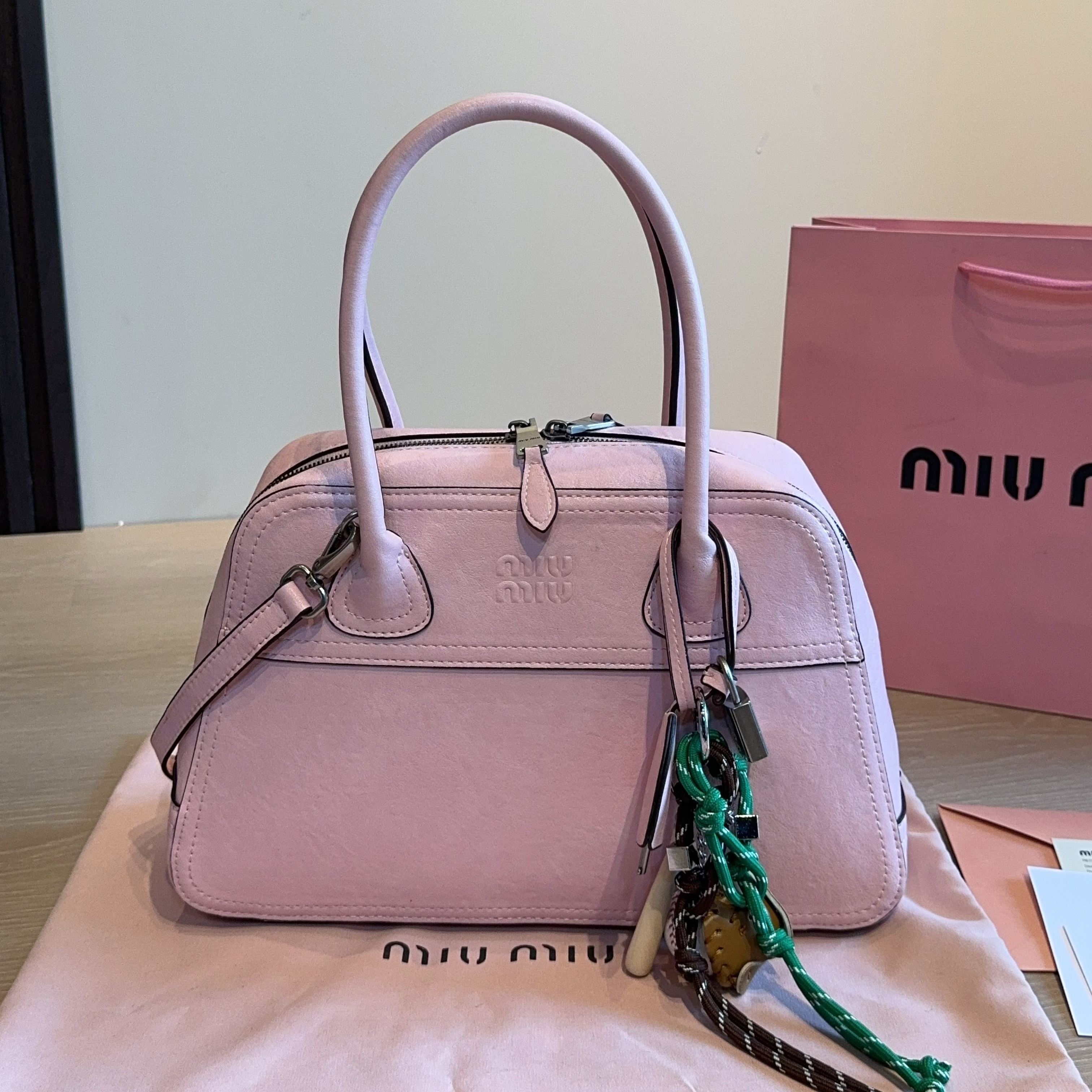 MiuMiu - cnluxepick