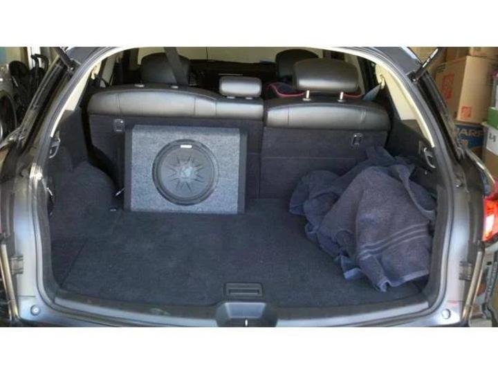kicker-Subwoofer with Built-In 100W Amplifier