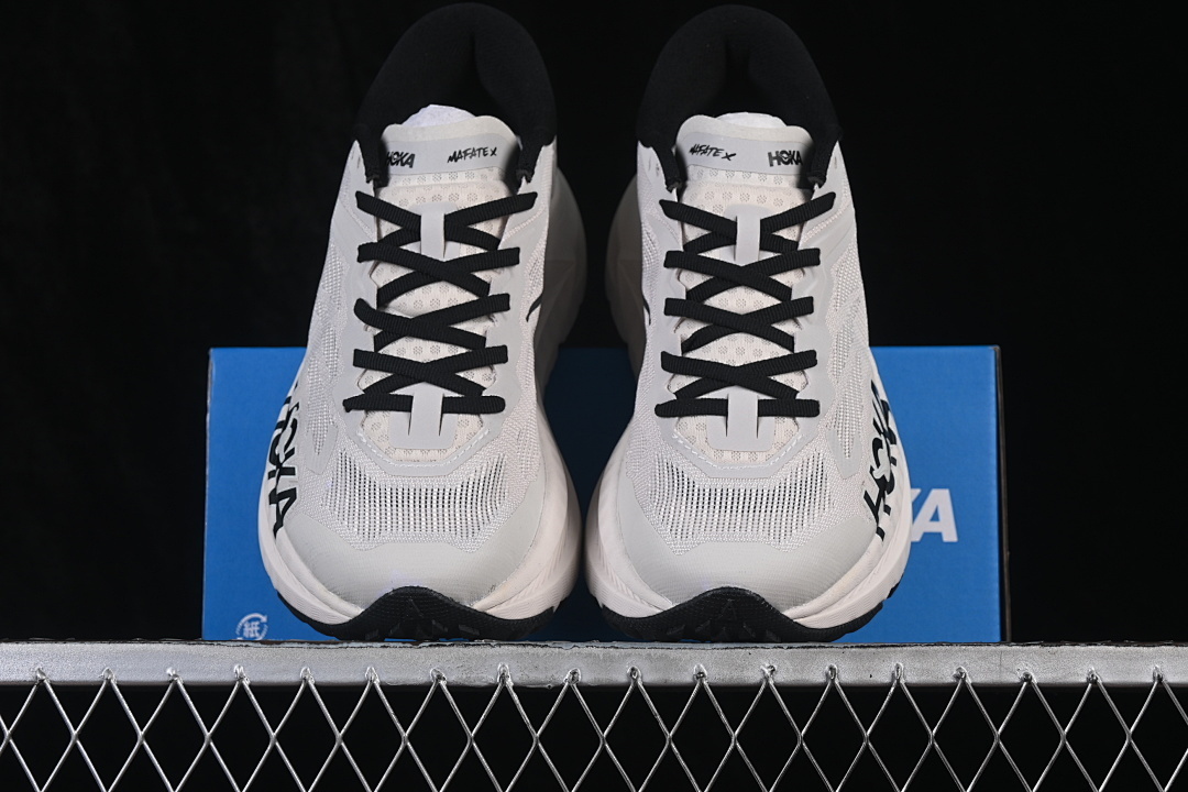 HOKA One One Mafate X