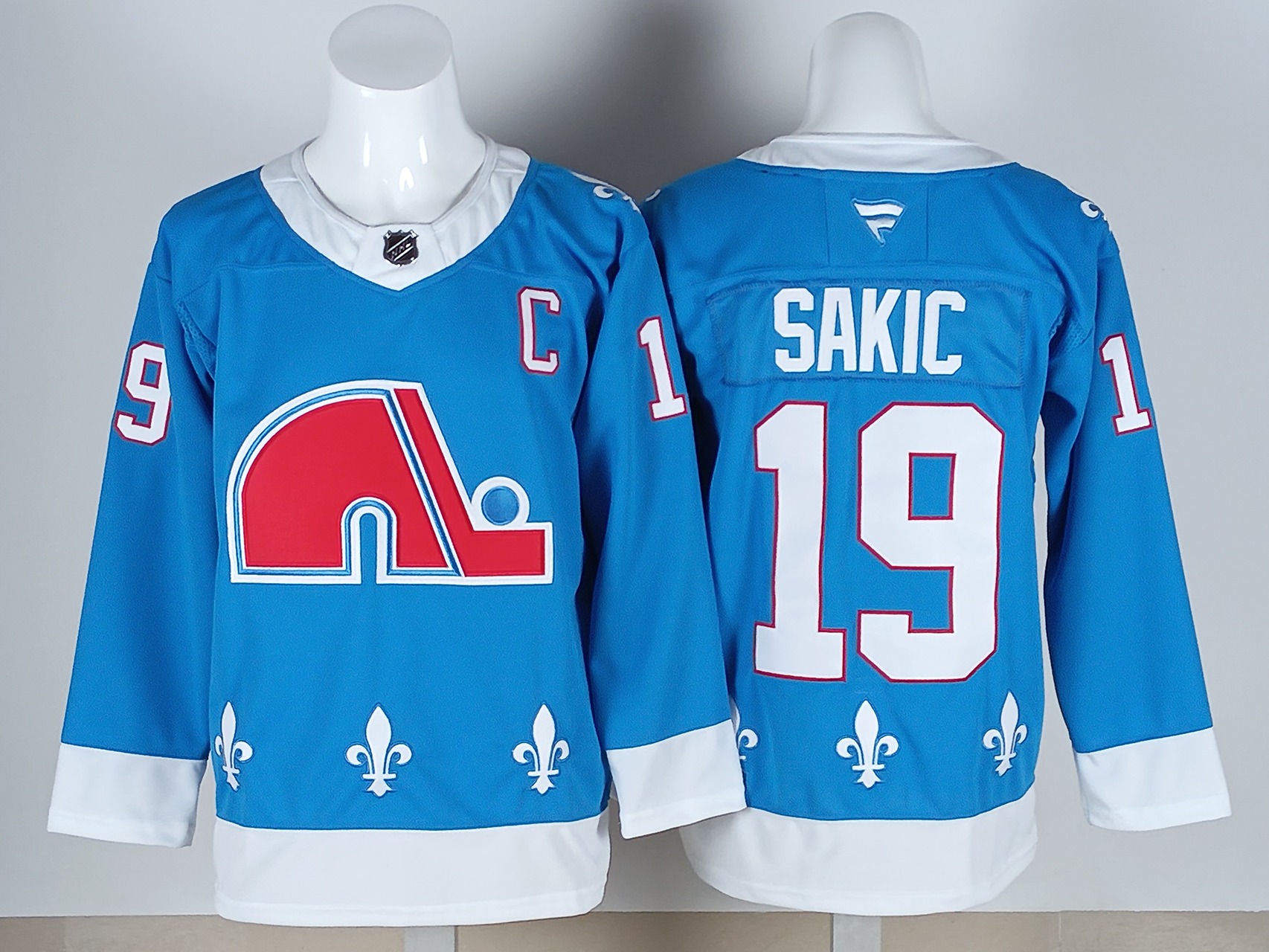 Men's Colorado Avalanche Joe Sakic #19 Fanatics Blue Player Jersey