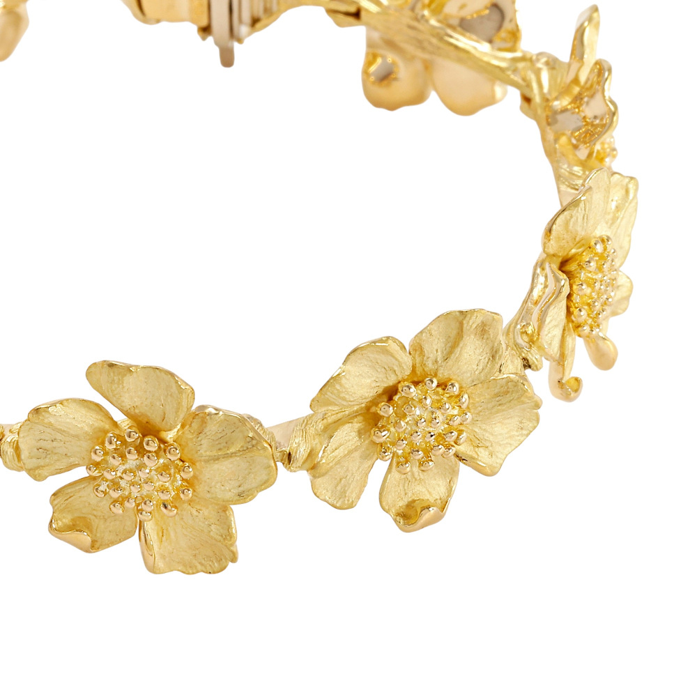 Tiffany & Co. Classic Flower Bracelet 18K Yellow Gold
