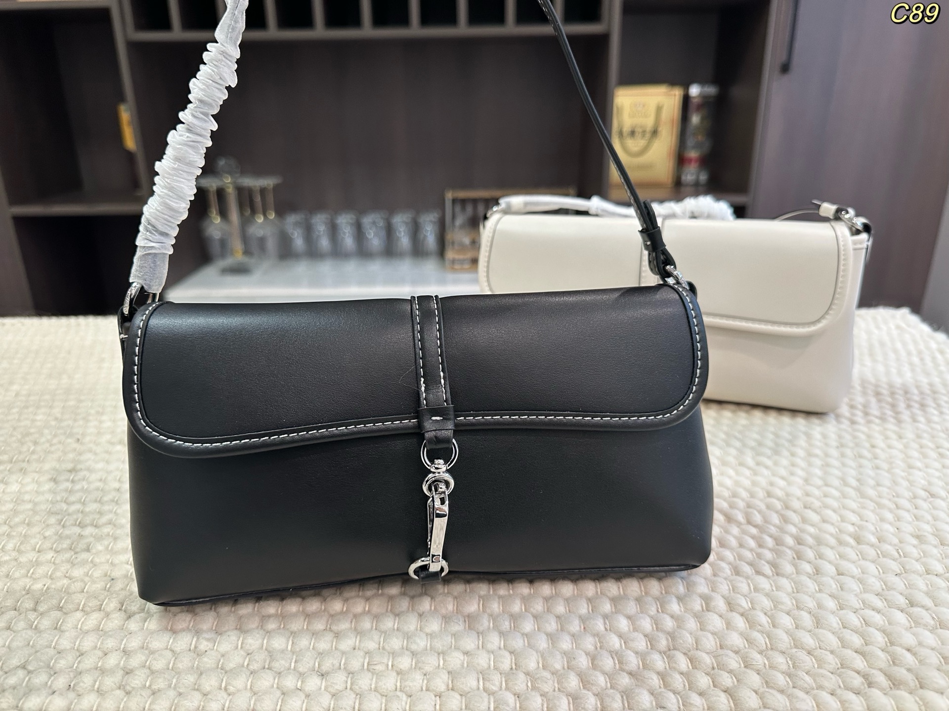 COACH Etta underarm bag - cnluxepick