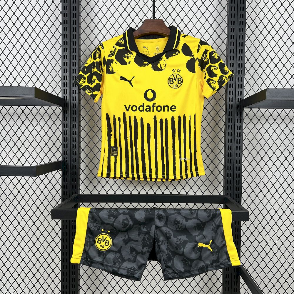 Kit Enfant Borussia Dortmund  2025 2026€13.99
