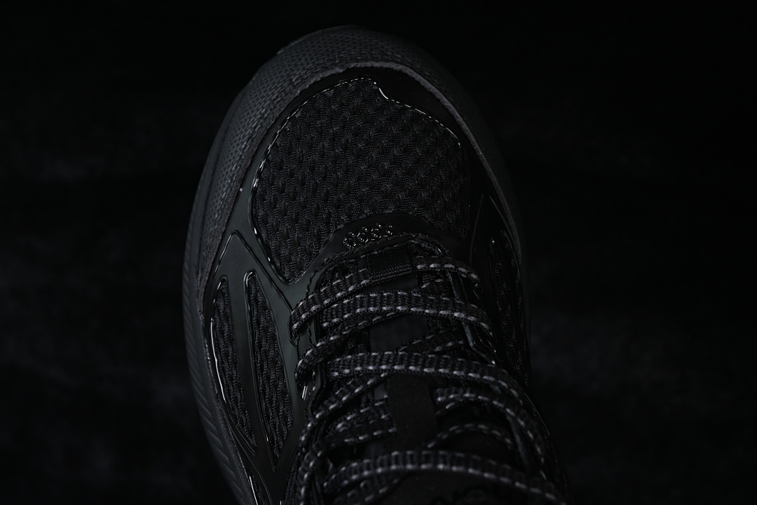 HOKA One One Clifton One 9