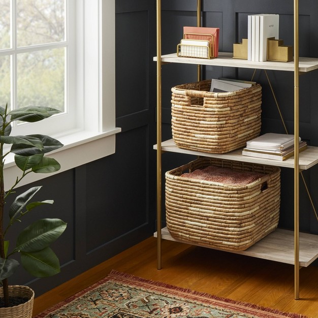 Xl Woven Water Hyacinth Crate With Cream Accents