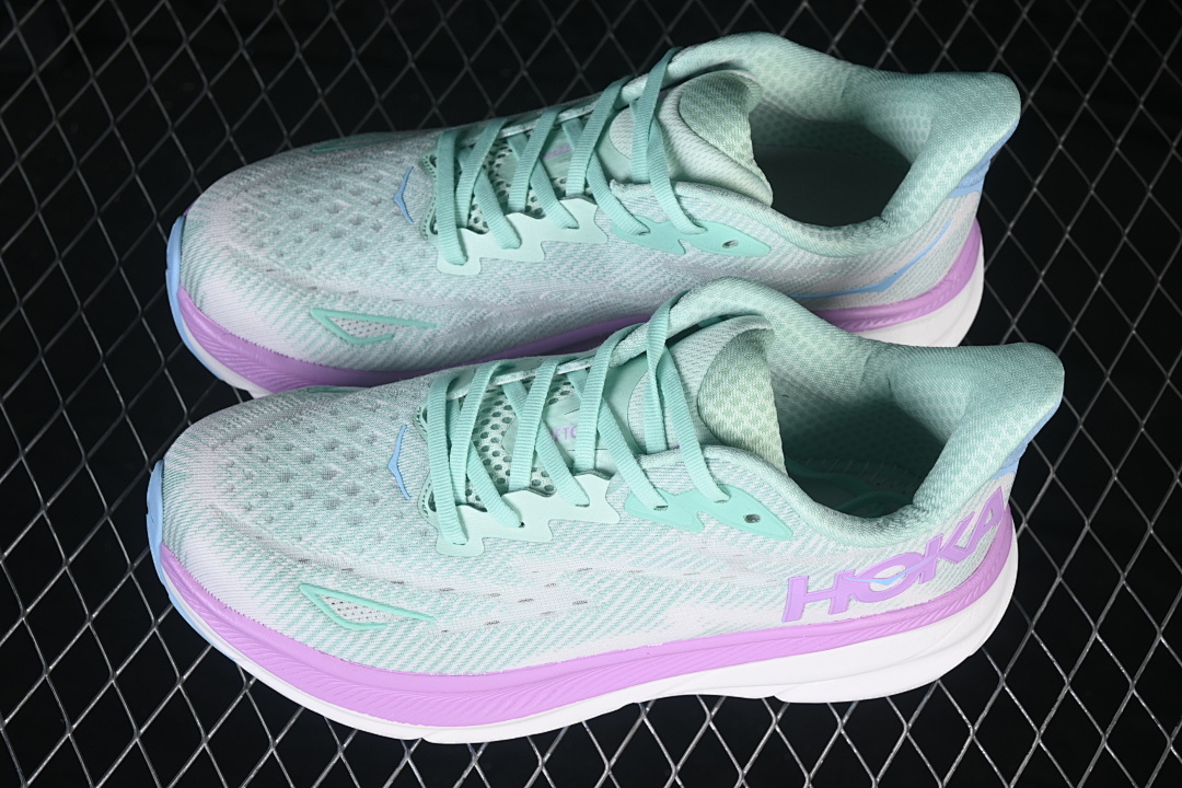 HOKA One One Clifton 9