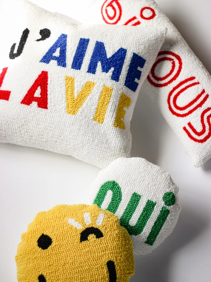 BD036 - Exported North American Smiley Wool Thread 3D Pillow: 