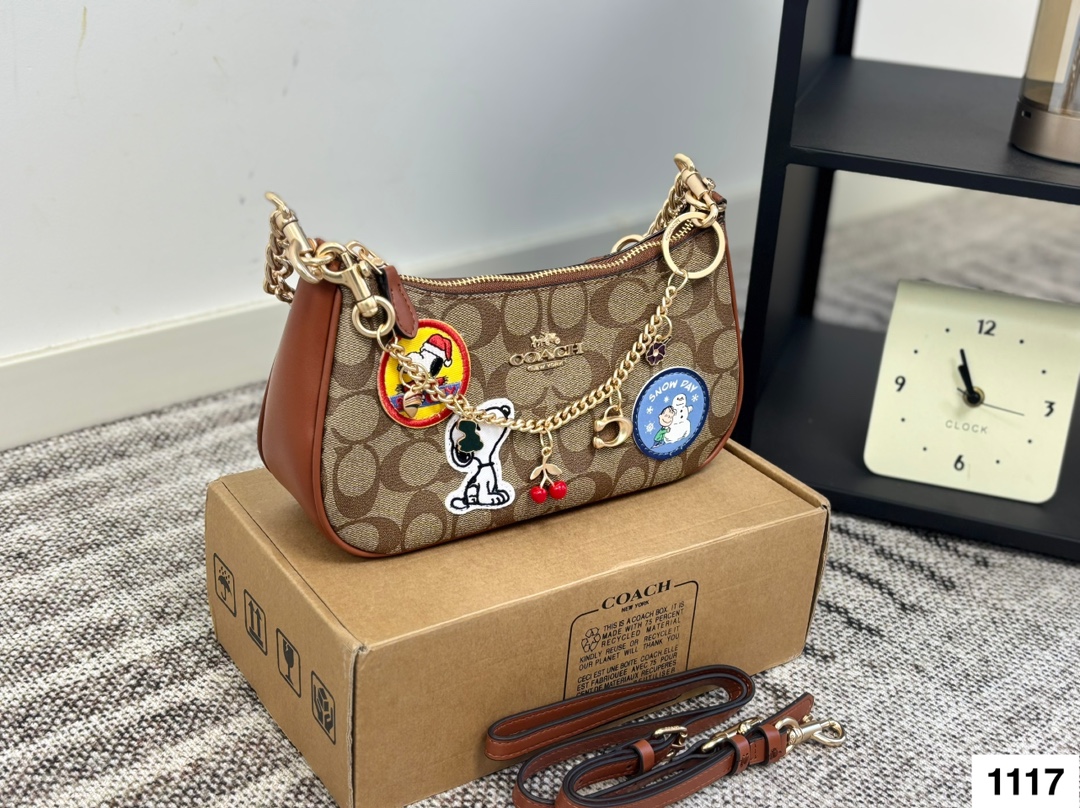Coach Crescent Mahjong Bag - cnluxepick