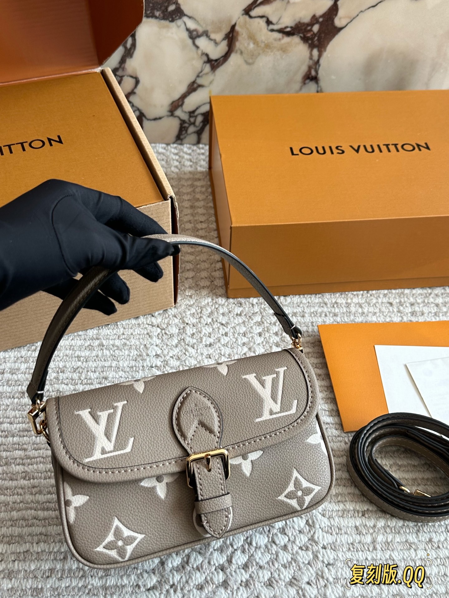 LV Diane Baguette Handbag - cnluxepick