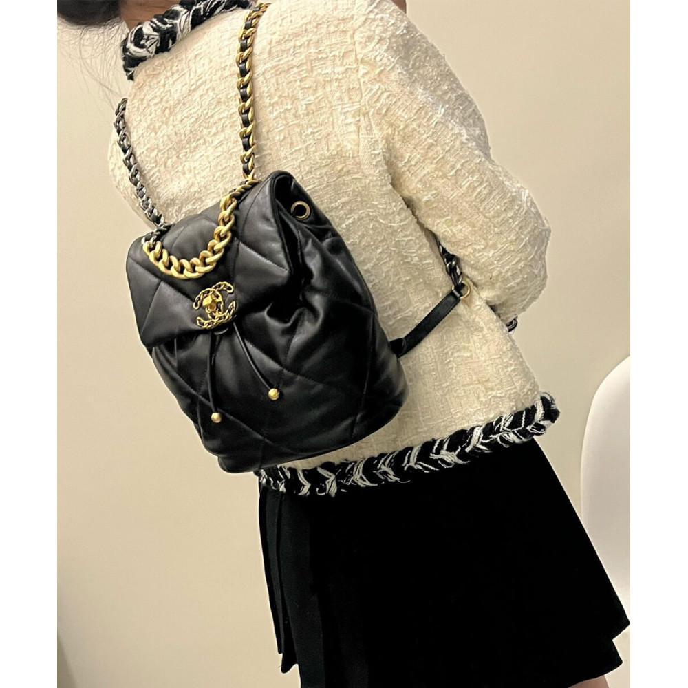Chanel 19 Backpack Black Quilted Lambskin 26cm